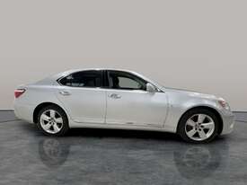 2007 Lexus LS 460 Sedan (Petrol V8) (Auto) - picture0' - Click to enlarge