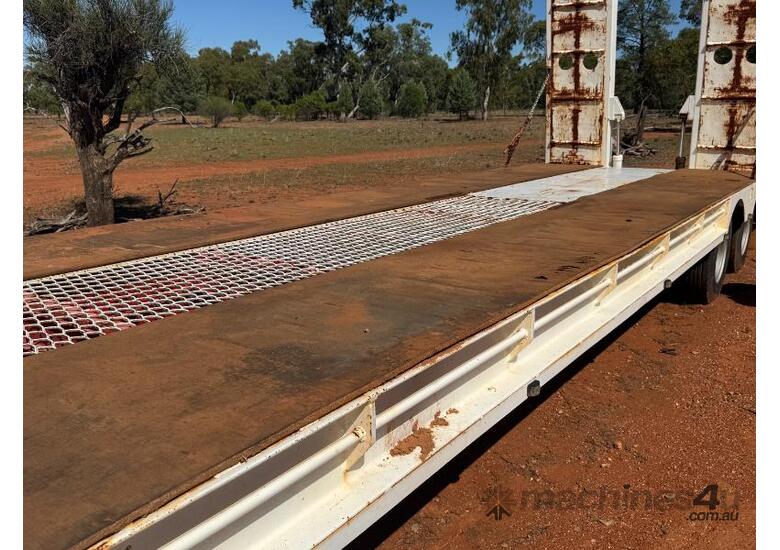 caption Flat Deck Trailer