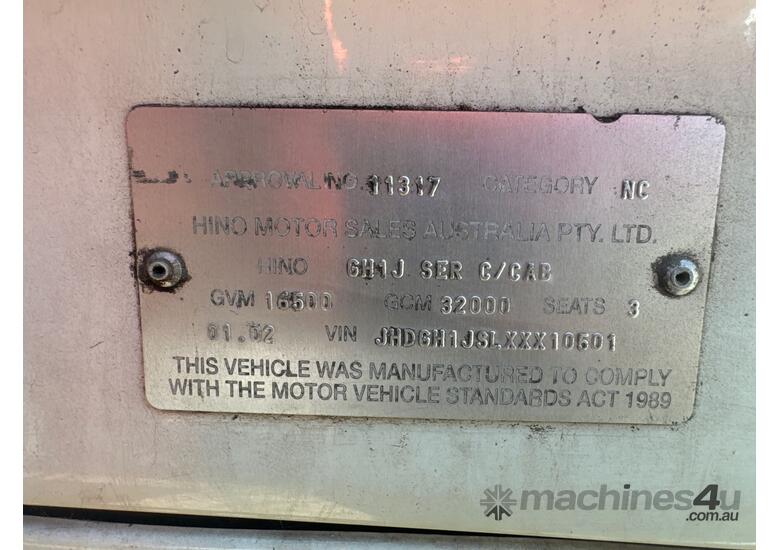 caption 2002 Hino GH1J Curtainsider