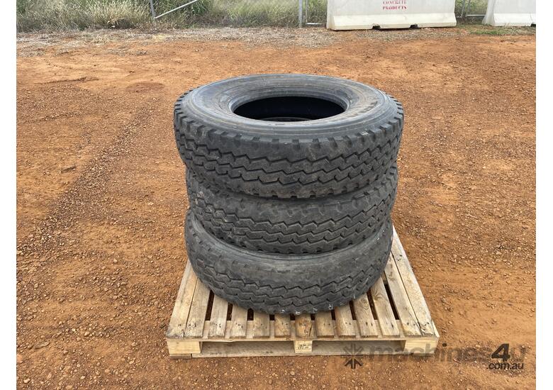 caption Triangle 3 X Truck Tyres