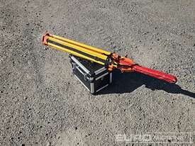 Unused Captok Self-Leveling Rotary Laser Level With Batteries, Receiver, Tripod, Grade Rod  - picture0' - Click to enlarge