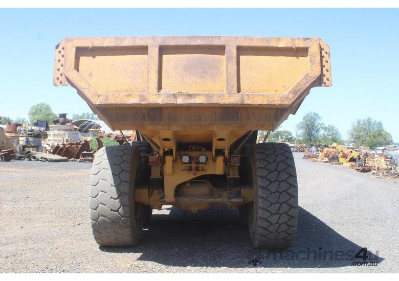 2005 Caterpillar 730