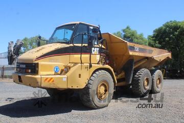 Caterpillar 2005   730