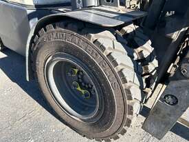 2006 Crown CG30E-3 Forklift - picture2' - Click to enlarge