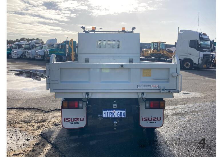 caption 2020 Isuzu NLR 45-150 Tipper Day Cab