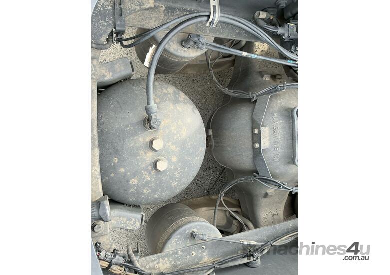 caption 2022 Volvo FM 460 Prime Mover