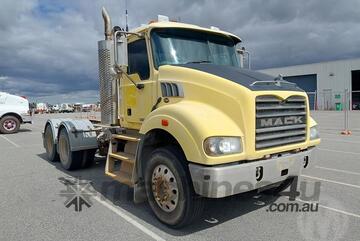 Mack   CMSR Metroliner Mack   CMSR Metroliner