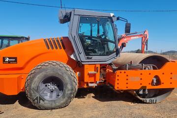 Hamm   3520 smooth roller 20T