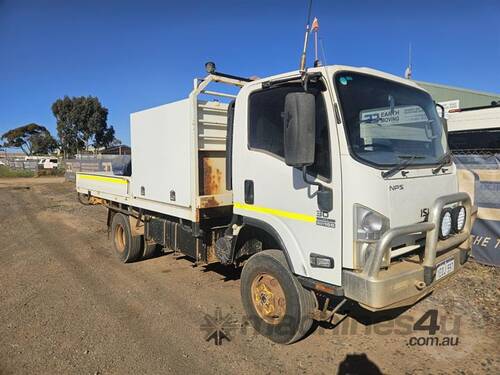Isuzu NPS 300