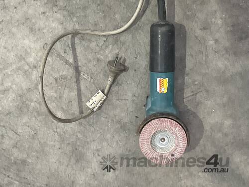 Makita 9556NB Corded Angle Grinder
