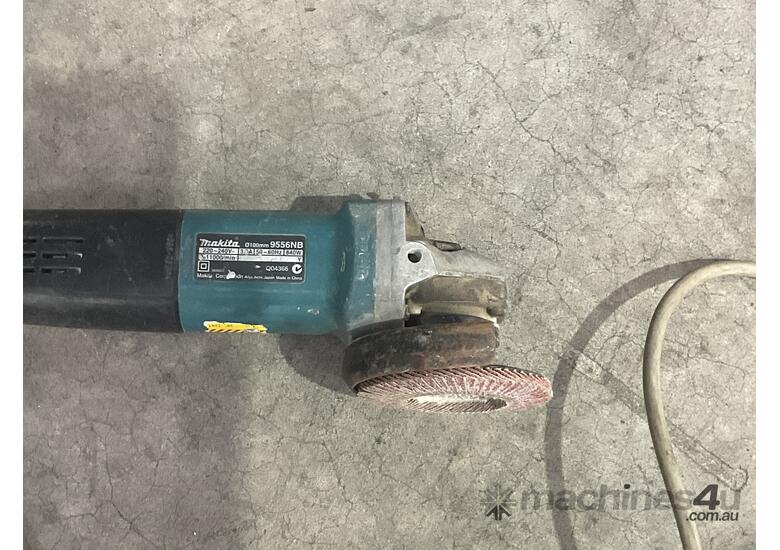 Makita 9556NB Corded Angle Grinder