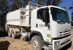 2011 Isuzu FVZ 1400 spreader Low Kilometres, Ready to Work 2011 Isuzu FVZ 1400 spreader Low Kilometres, Ready to Work