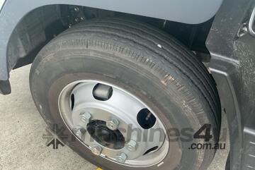 2024 Mitsubishi Fuso Canter 918 Tray Day Cab