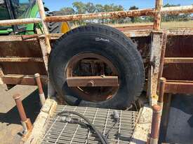 1980 Unknown Tandem Axle Flat Top Trailer - picture0' - Click to enlarge