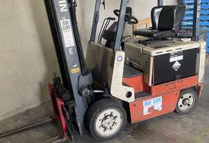 Nissan Electric fork lft