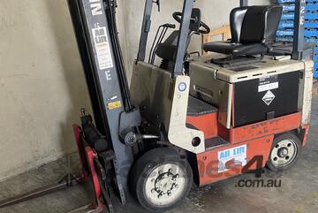 Nissan Electric fork lft