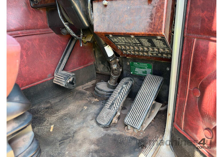 2004 Kenworth K104 Prime Mover Sleeper Cab