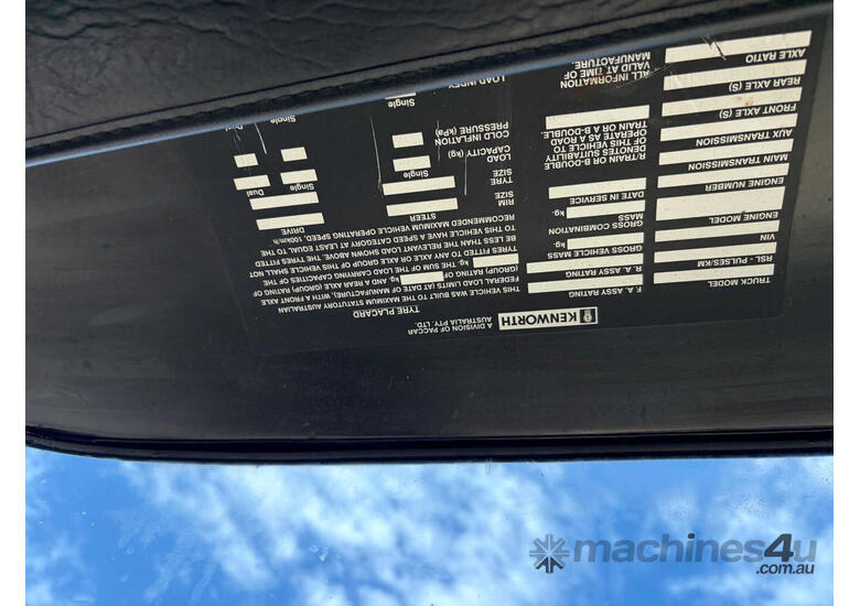 2004 Kenworth K104 Prime Mover Sleeper Cab