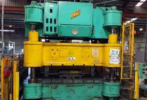 KLEEN 4 COLUMN HYDRAULIC PRESS 200Tonne.