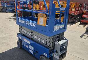 Genie GS1932 - Respray, New Decals, New Deck tape - Only 233 Hours!