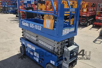 Genie GS1932 - Respray, New Decals, New Deck tape - Only 233 Hours!