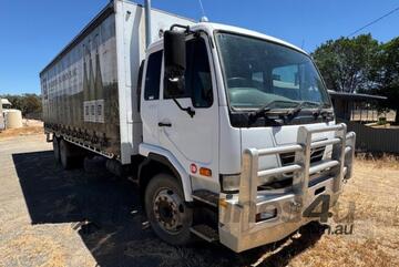 Ud Rigid Curtainsider Truck