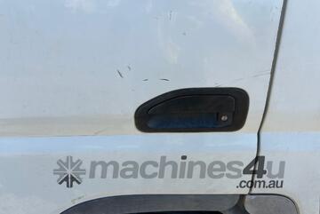 2007 Mitsubishi Canter 4.0 Crew Cab Table Top