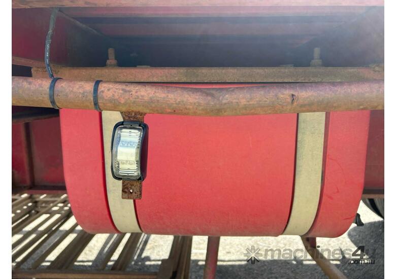 1998 Barker Heavy Duty Tri Axle Tri Axle Flat Top B Trailer