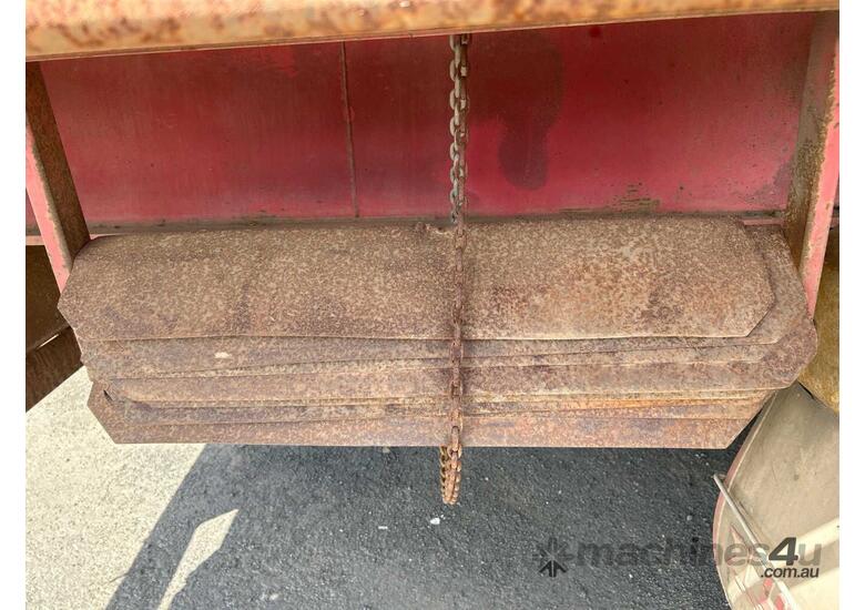 1998 Barker Heavy Duty Tri Axle Tri Axle Flat Top B Trailer