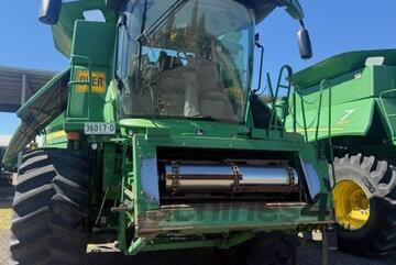 2017 John Deere S670 w Midwest Front