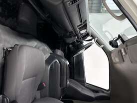 2018 Toyota Hiace  Petrol - picture2' - Click to enlarge