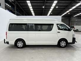 2018 Toyota Hiace  Petrol - picture0' - Click to enlarge