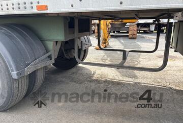 2002 Maxicube ST3 Tri Axle Refrigerated Pantech Trailer