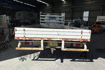 Hino 2005   U424 4x2 Tray Truck