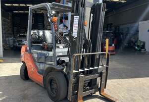 2019 Toyota 2.5T Forklift - Container Mast- Side Shift