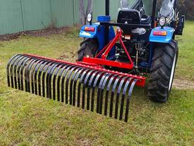 WHM 5' (150cm) Stick Rake – Versatile Landscape Rake for Yard Cleanup, Gravel Spreading, and Soil Co - picture0' - Click to enlarge