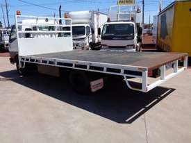 2001 Mitsubishi Canter FE 647 - picture1' - Click to enlarge
