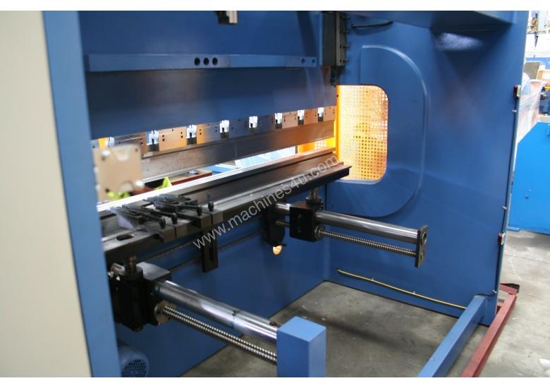 caption SM-PB70-2500NC2 2500MM X 70TON NC PRESSBRAKE