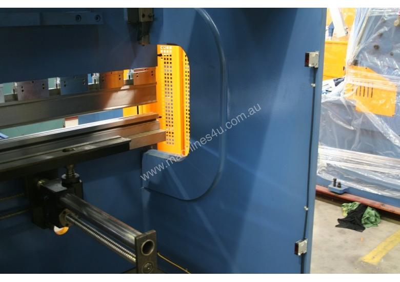caption SM-PB70-2500NC2 2500MM X 70TON NC PRESSBRAKE