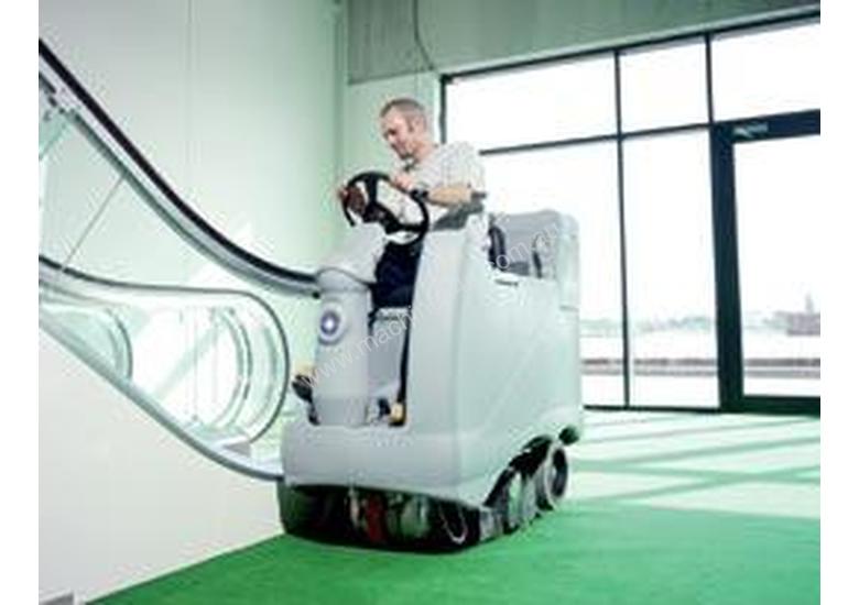 caption BRX700 Ride On Industrial sweeper extractor