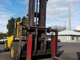 HYSTER FORKLIFT 30TON LIFT - picture0' - Click to enlarge