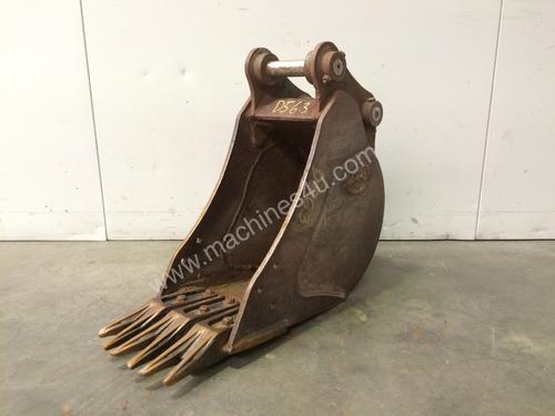250MM TOOTHED BUCKET GOOD COND 2-3T MINI EXCAVATOR D563