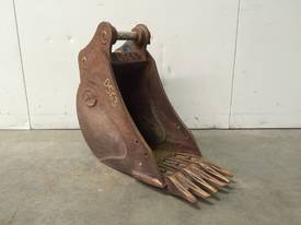 250MM TOOTHED BUCKET GOOD COND 2-3T MINI EXCAVATOR D563 - picture1' - Click to enlarge