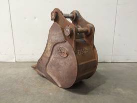 250MM TOOTHED BUCKET GOOD COND 2-3T MINI EXCAVATOR D563 - picture2' - Click to enlarge
