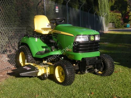John Deere X748 Standard Ride On Lawn Equipment