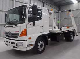 Hino FE 1426-500 Series Hooklift/Bi Fold Truck - picture0' - Click to enlarge