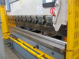 Steelmaster 2500mm x 50 Ton Hydraulic Pressbrake - picture2' - Click to enlarge
