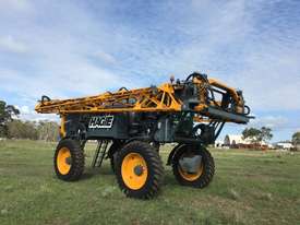 Hagie STS16 Boom Spray Sprayer - picture0' - Click to enlarge