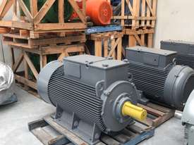 110 kw 150 hp 6 pole 415 volt 355 frame Siemens Slip Ring Electric Motor - picture0' - Click to enlarge