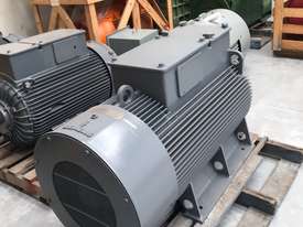110 kw 150 hp 6 pole 415 volt 355 frame Siemens Slip Ring Electric Motor - picture0' - Click to enlarge